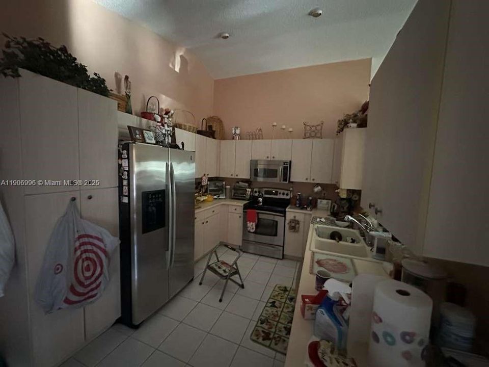 For Sale: $439,900 (2 beds, 2 baths, 1564 Square Feet)