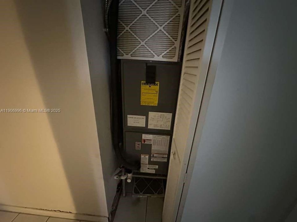 For Sale: $439,900 (2 beds, 2 baths, 1564 Square Feet)