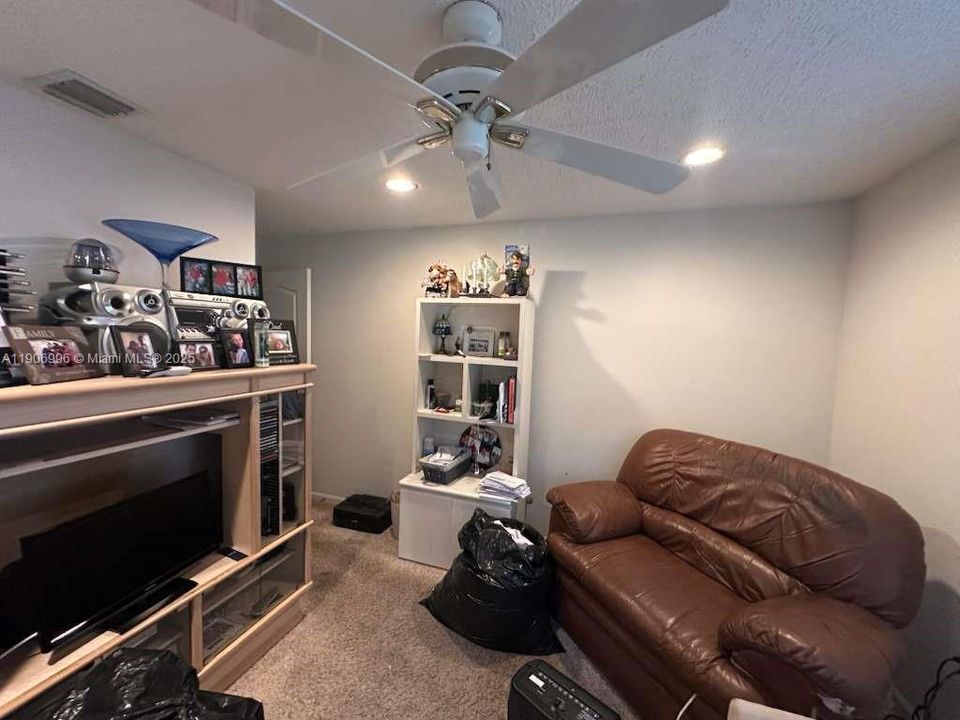 For Sale: $439,900 (2 beds, 2 baths, 1564 Square Feet)