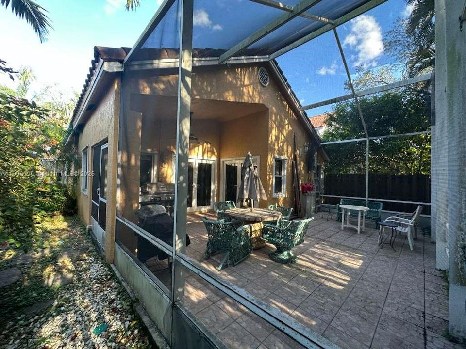 For Sale: $439,900 (2 beds, 2 baths, 1564 Square Feet)