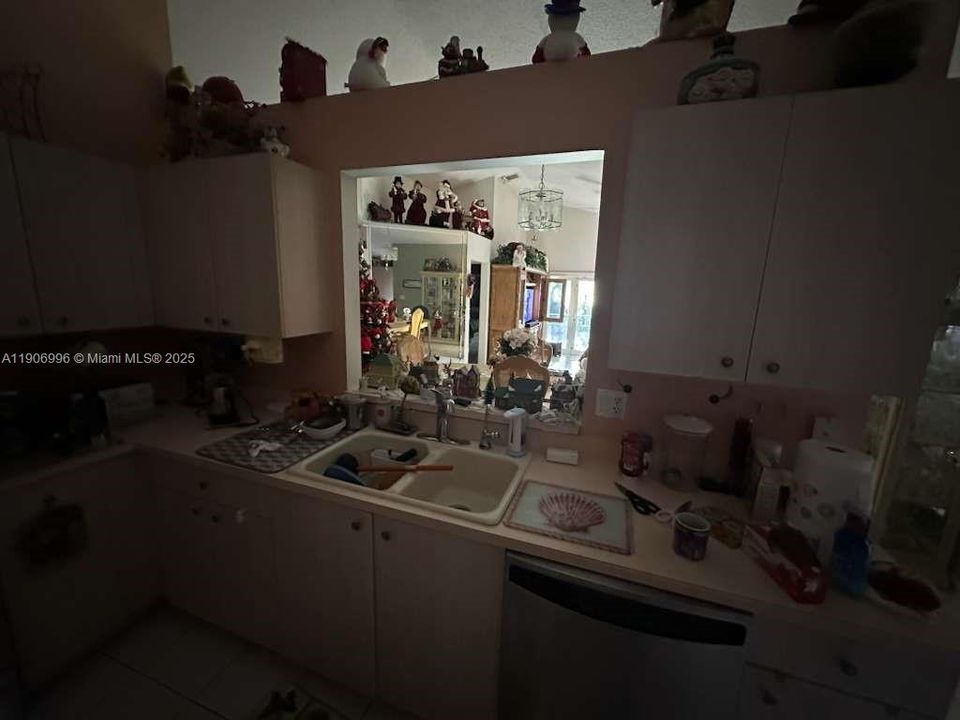 For Sale: $439,900 (2 beds, 2 baths, 1564 Square Feet)