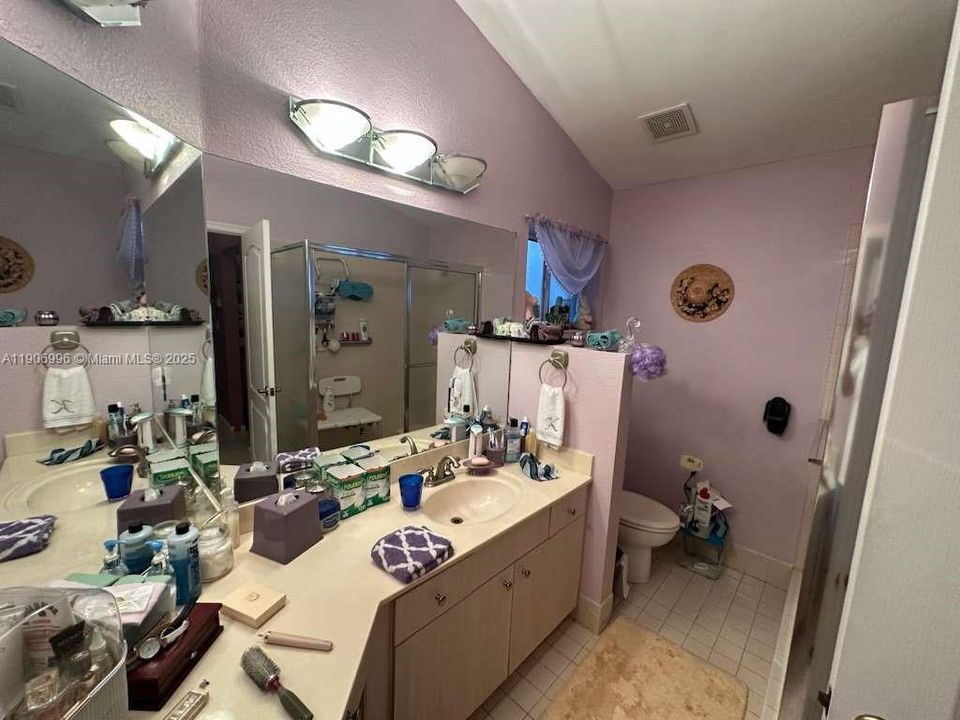 For Sale: $439,900 (2 beds, 2 baths, 1564 Square Feet)