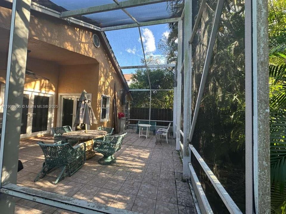 For Sale: $439,900 (2 beds, 2 baths, 1564 Square Feet)