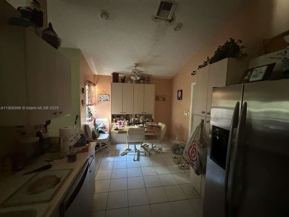 For Sale: $439,900 (2 beds, 2 baths, 1564 Square Feet)