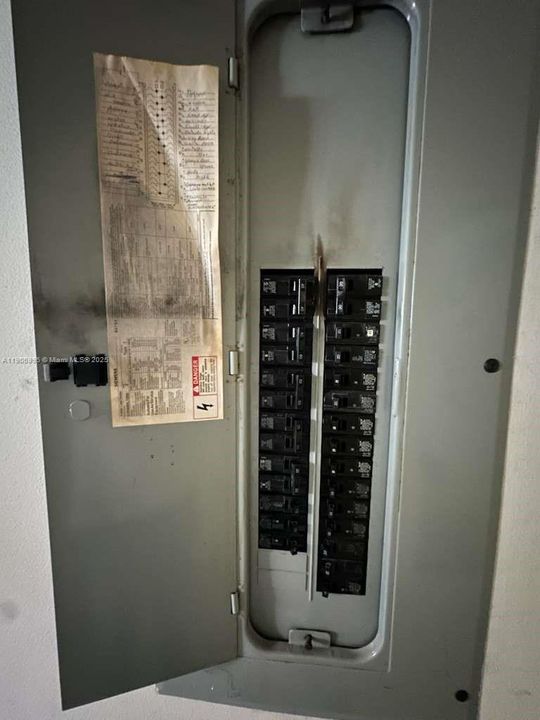 For Sale: $439,900 (2 beds, 2 baths, 1564 Square Feet)