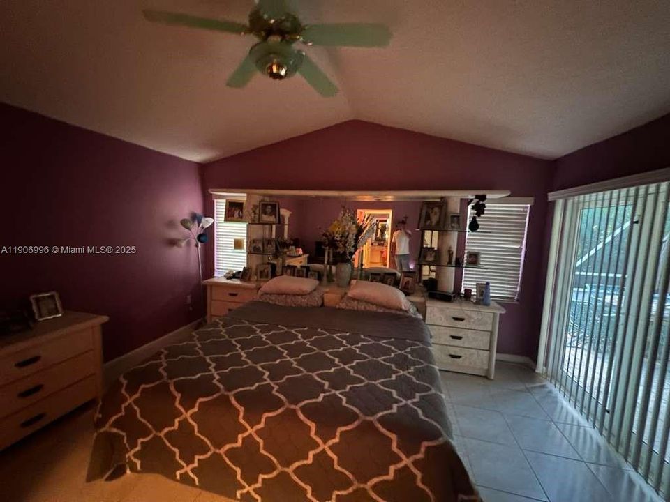 For Sale: $439,900 (2 beds, 2 baths, 1564 Square Feet)