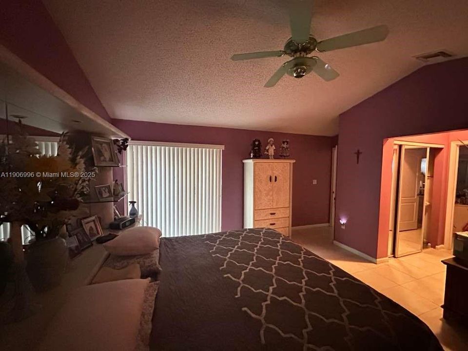 For Sale: $439,900 (2 beds, 2 baths, 1564 Square Feet)