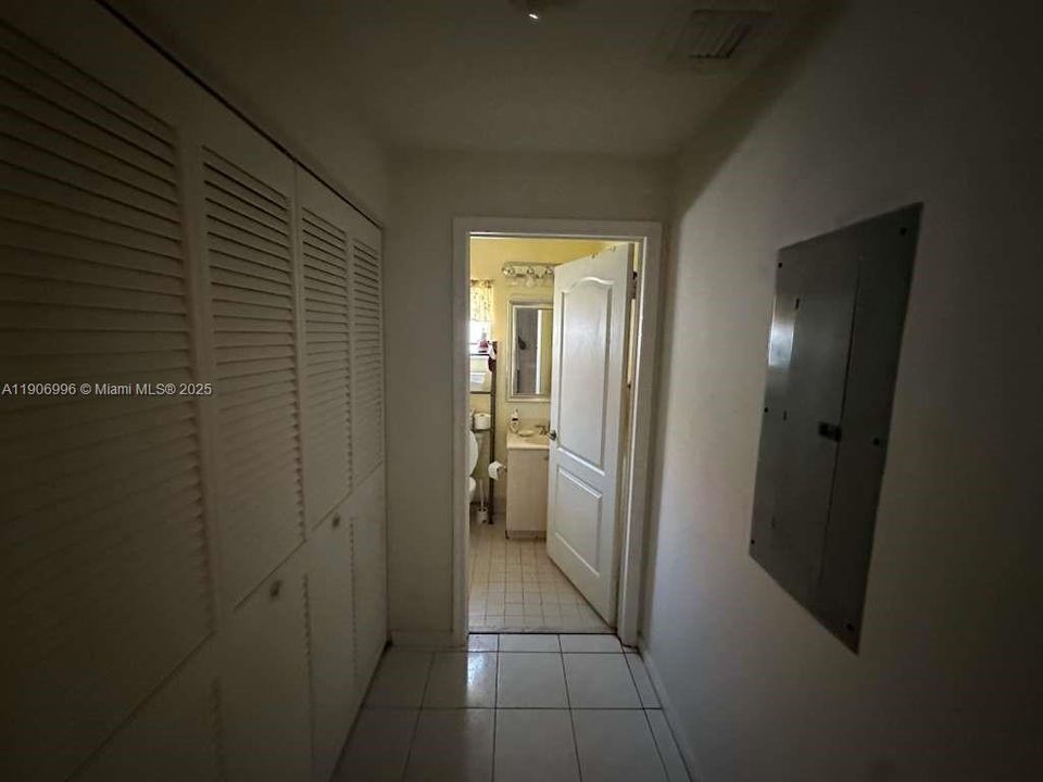 For Sale: $439,900 (2 beds, 2 baths, 1564 Square Feet)