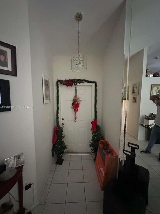 For Sale: $439,900 (2 beds, 2 baths, 1564 Square Feet)