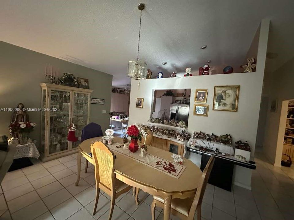 For Sale: $439,900 (2 beds, 2 baths, 1564 Square Feet)