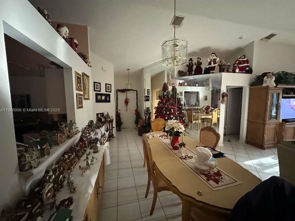 For Sale: $439,900 (2 beds, 2 baths, 1564 Square Feet)