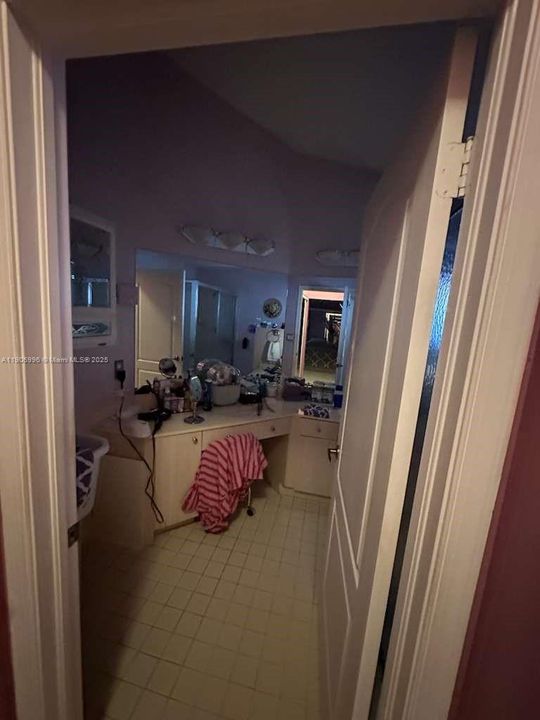 For Sale: $439,900 (2 beds, 2 baths, 1564 Square Feet)