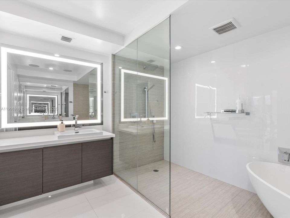 Active With Contract: $7,800 (3 beds, 3 baths, 1892 Square Feet)