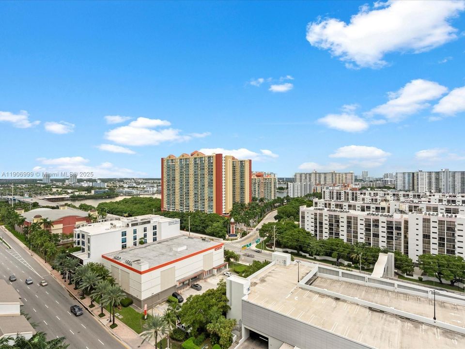 Active With Contract: $7,800 (3 beds, 3 baths, 1892 Square Feet)