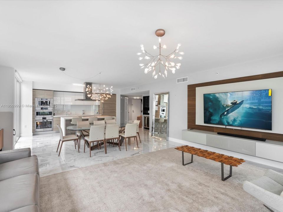 Active With Contract: $7,800 (3 beds, 3 baths, 1892 Square Feet)