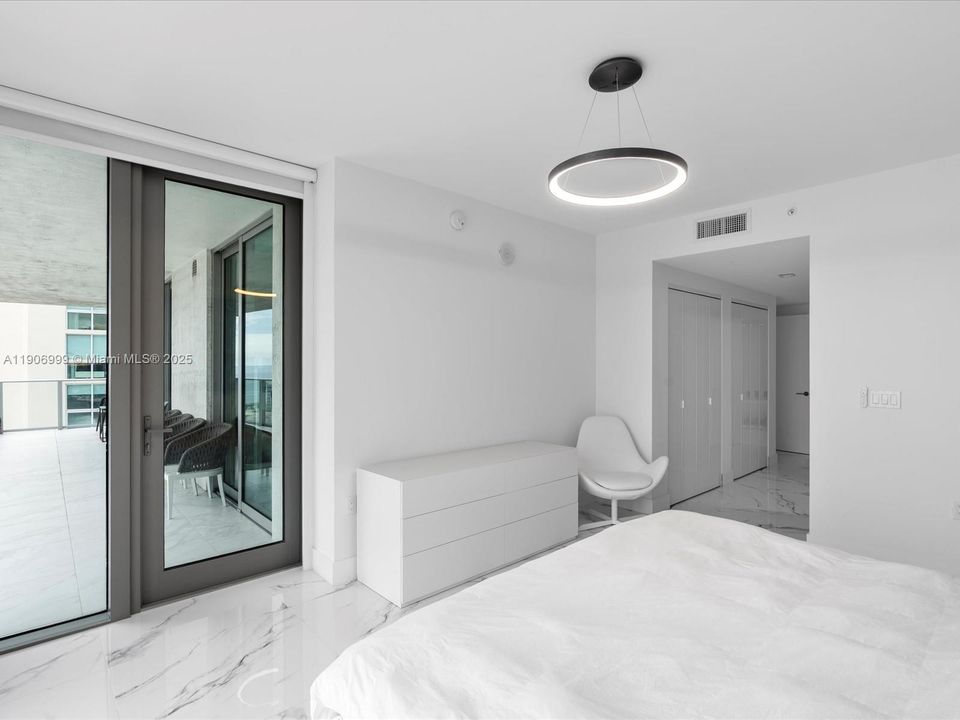 Active With Contract: $7,800 (3 beds, 3 baths, 1892 Square Feet)