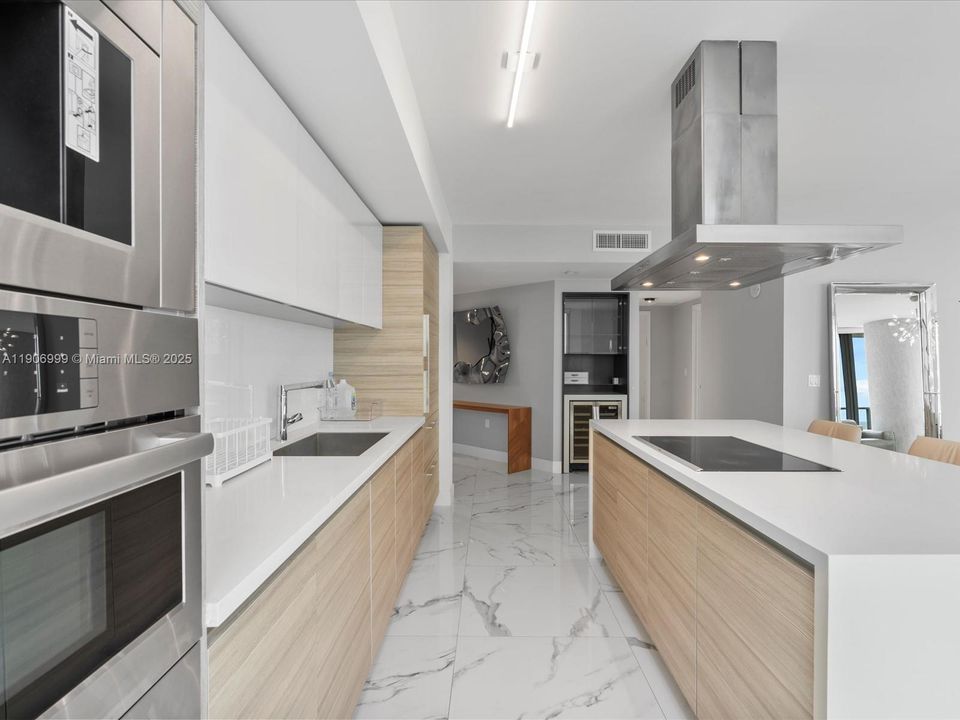 Active With Contract: $7,800 (3 beds, 3 baths, 1892 Square Feet)