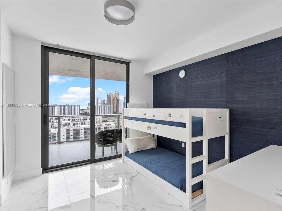 Active With Contract: $7,800 (3 beds, 3 baths, 1892 Square Feet)