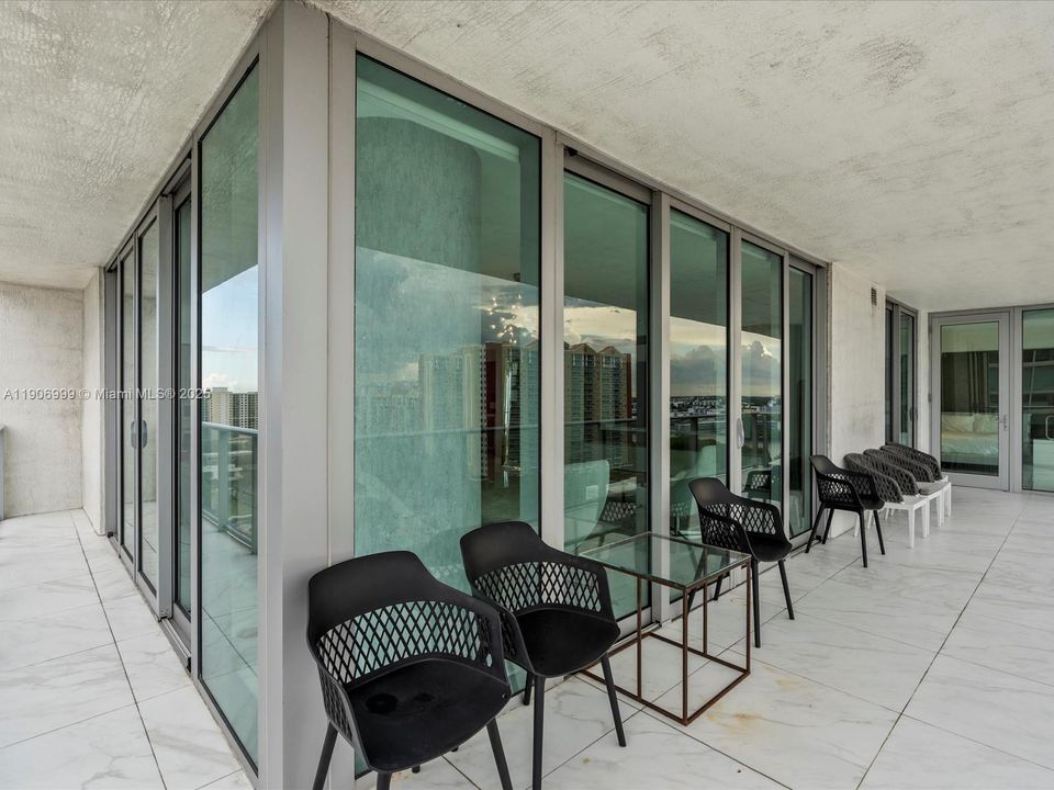 Active With Contract: $7,800 (3 beds, 3 baths, 1892 Square Feet)