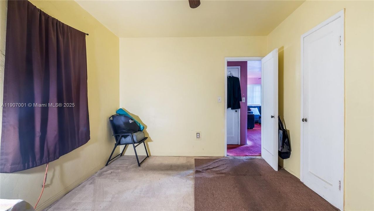 Active With Contract: $399,990 (2 beds, 1 baths, 1410 Square Feet)