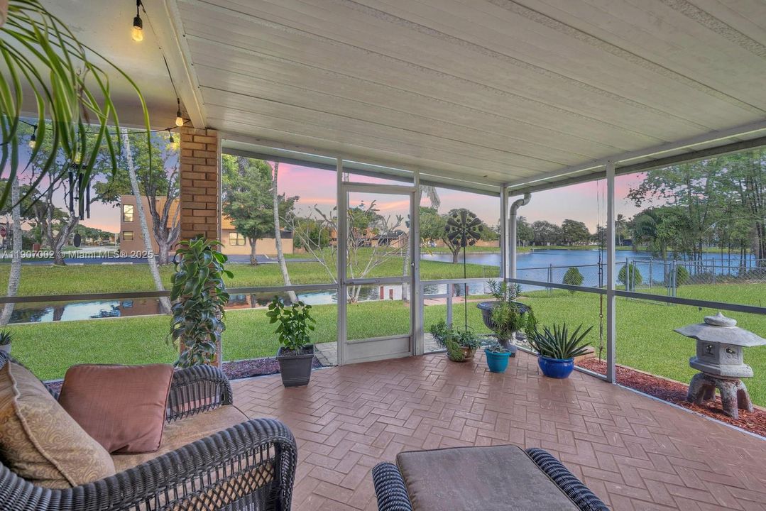 待售: $685,000 (4 贝兹, 2 浴室, 1865 平方英尺)