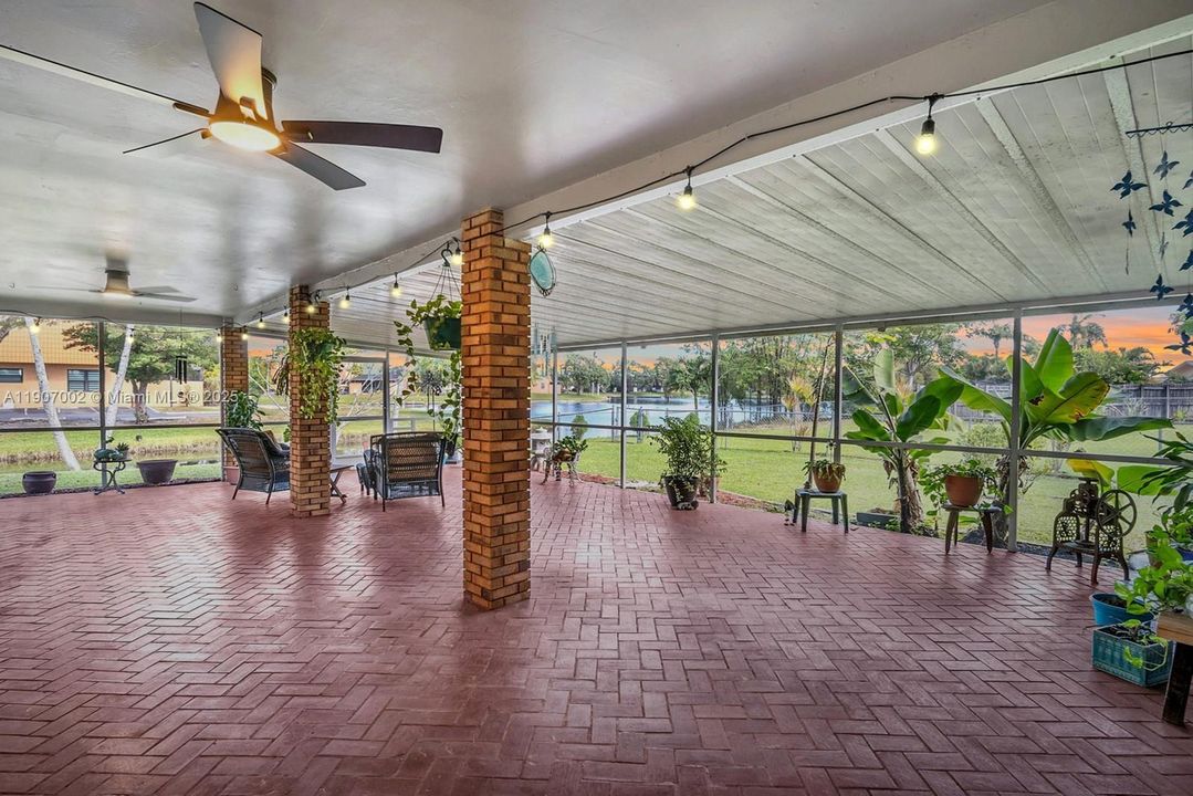 待售: $685,000 (4 贝兹, 2 浴室, 1865 平方英尺)