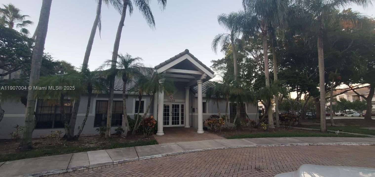 出租: $2,150 (2 贝兹, 2 浴室, 1114 平方英尺)