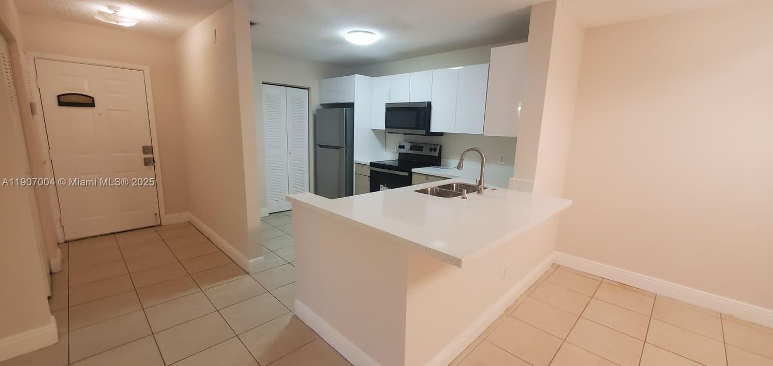 出租: $2,150 (2 贝兹, 2 浴室, 1114 平方英尺)