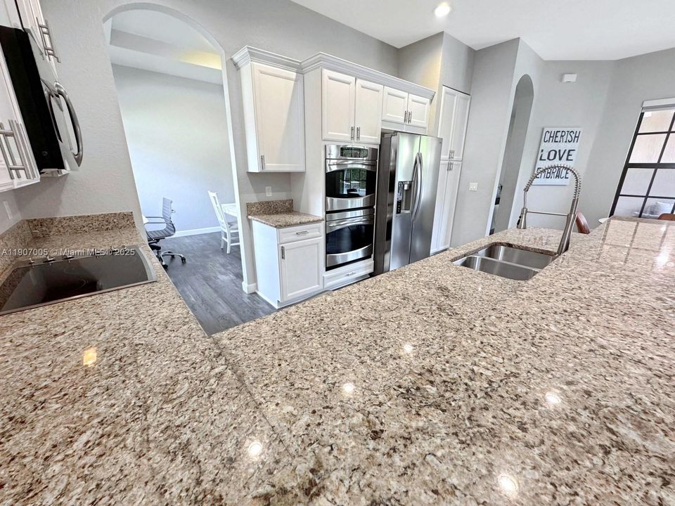 待售: $1,195,000 (4 贝兹, 3 浴室, 2480 平方英尺)