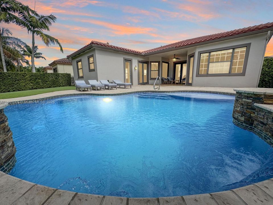 待售: $1,195,000 (4 贝兹, 3 浴室, 2480 平方英尺)