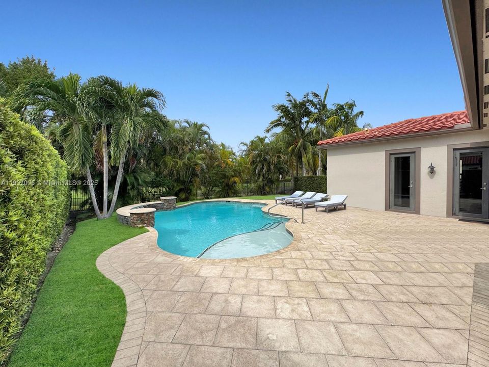 待售: $1,195,000 (4 贝兹, 3 浴室, 2480 平方英尺)