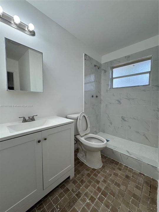 For Rent: $2,200 (2 beds, 2 baths, 927 Square Feet)