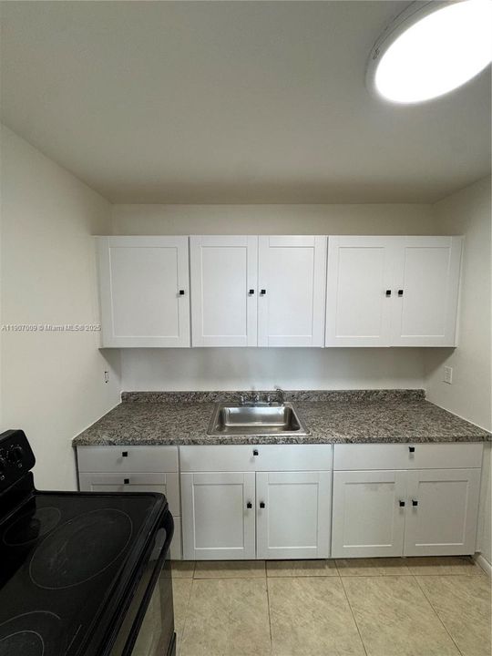 For Rent: $2,200 (2 beds, 2 baths, 927 Square Feet)