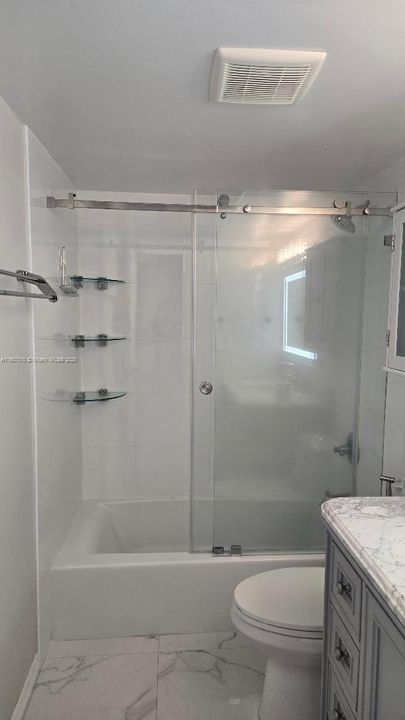 В аренду: $2,300 (2 спален, 2 ванн, 1070 Квадратных фут)