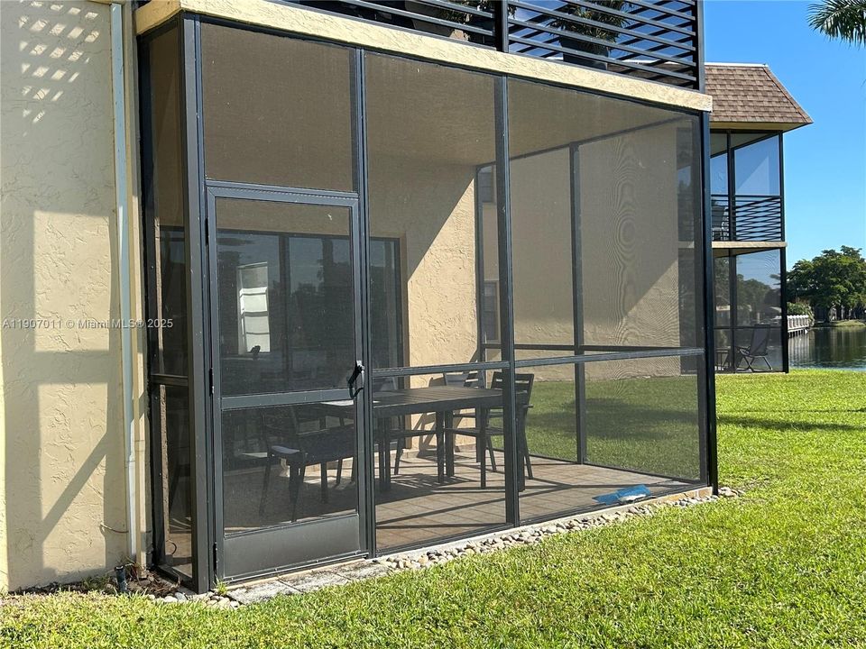 出租: $2,500 (2 贝兹, 2 浴室, 1015 平方英尺)