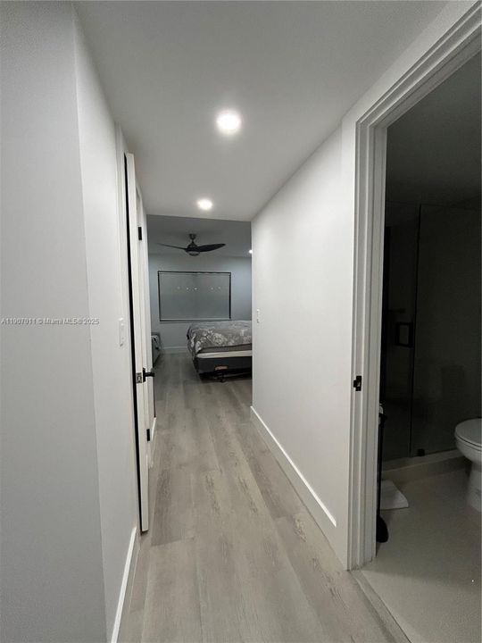 出租: $2,500 (2 贝兹, 2 浴室, 1015 平方英尺)