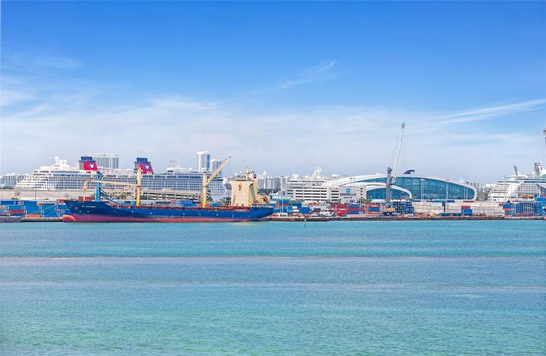 For Rent: $3,800 (2 beds, 2 baths, 1065 Square Feet)