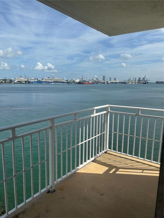 For Rent: $3,800 (2 beds, 2 baths, 1065 Square Feet)