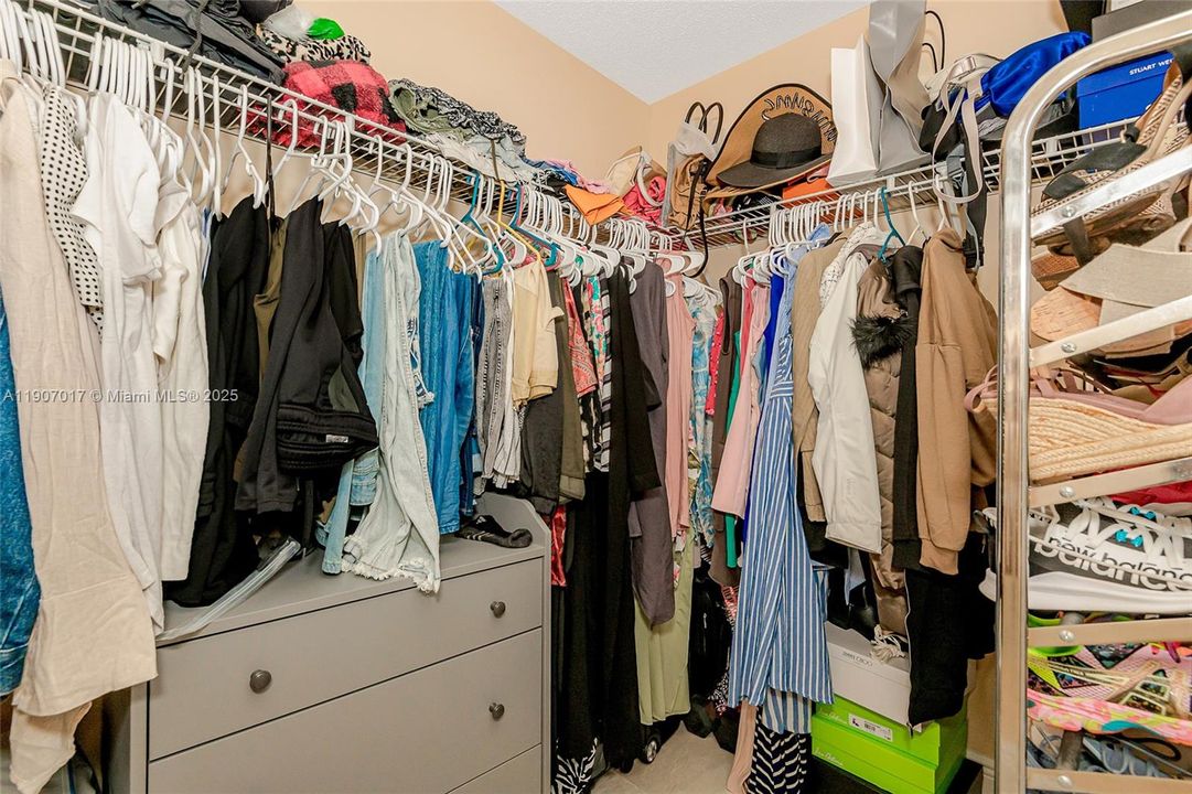 En Venta: $530,000 (3 camas, 2 baños, 1764 Pies cuadrados)