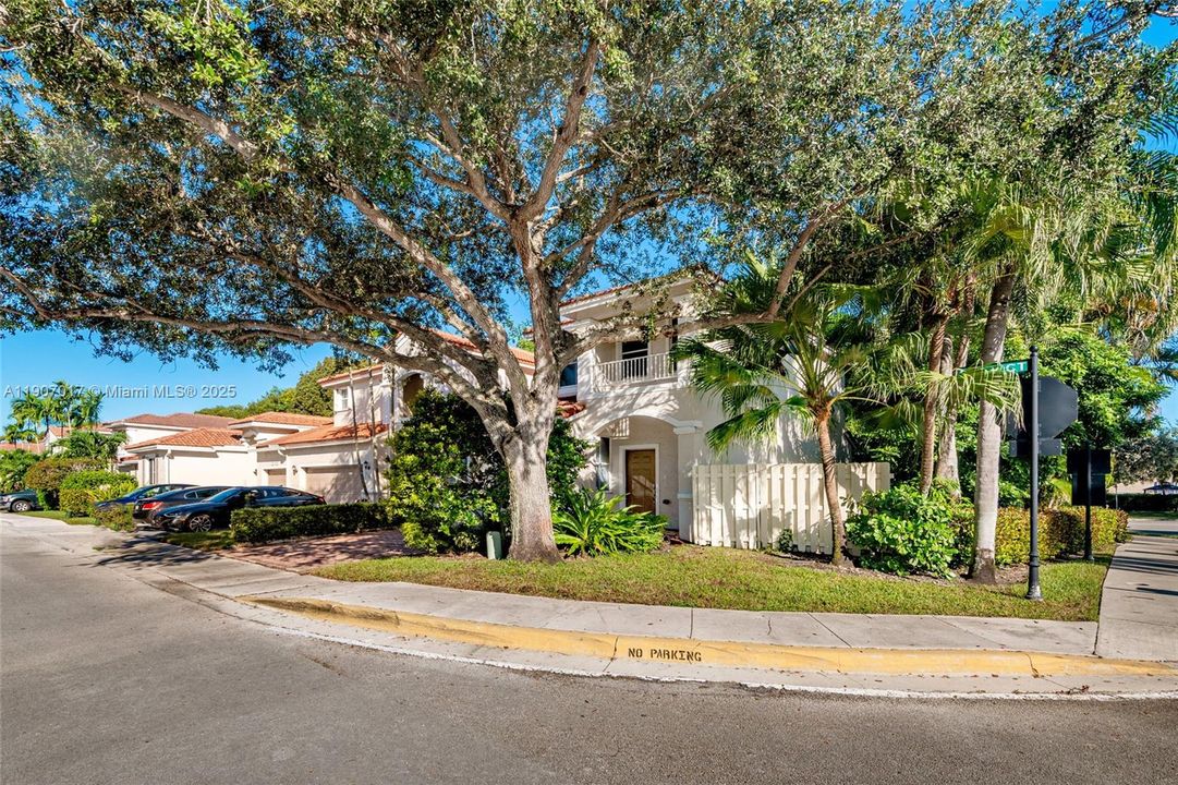 En Venta: $530,000 (3 camas, 2 baños, 1764 Pies cuadrados)