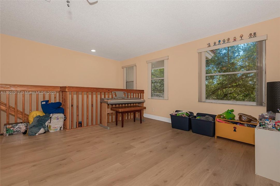 En Venta: $530,000 (3 camas, 2 baños, 1764 Pies cuadrados)