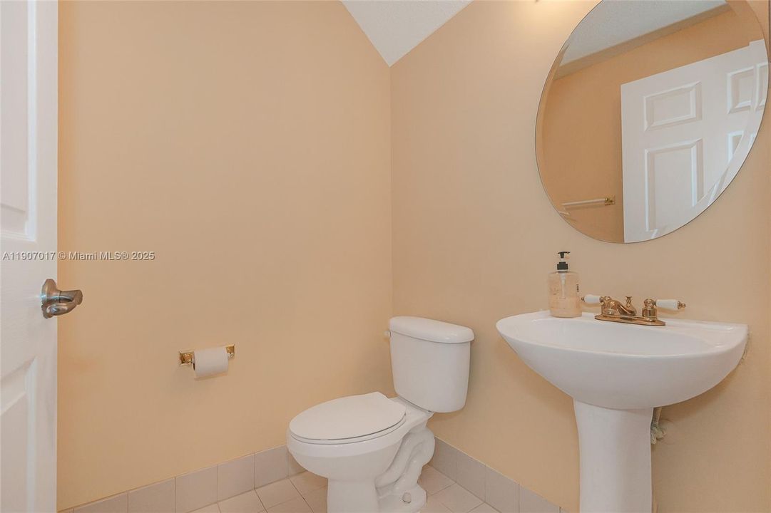 En Venta: $530,000 (3 camas, 2 baños, 1764 Pies cuadrados)