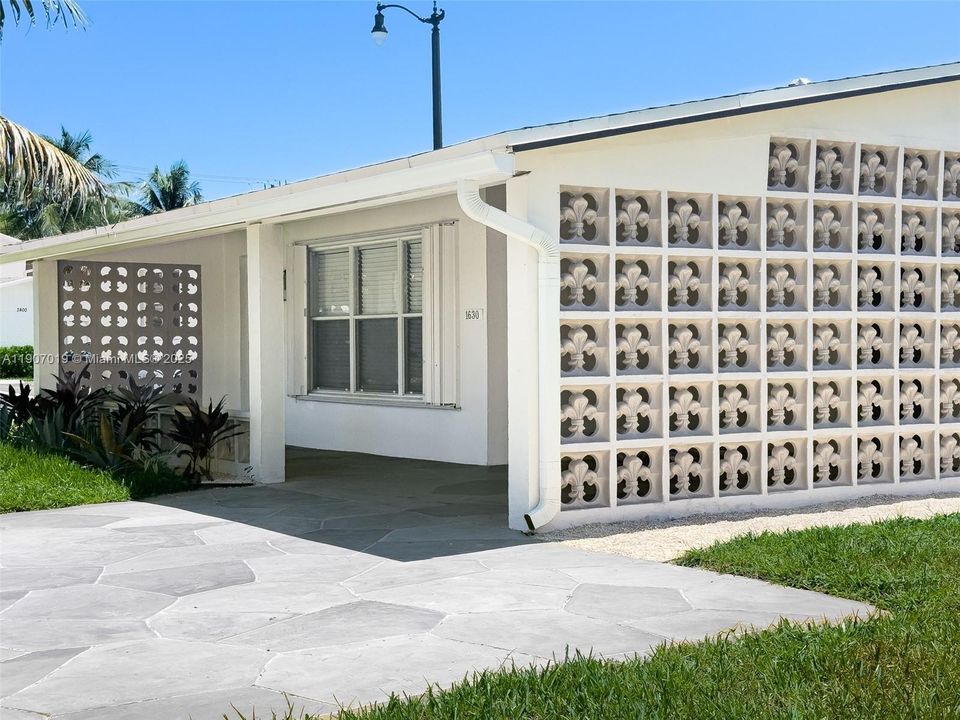 最近售出: $399,500 (2 贝兹, 1 浴室, 1067 平方英尺)