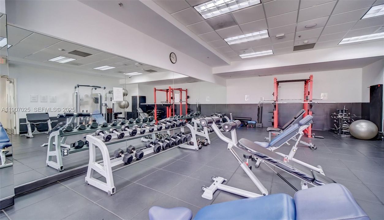 待售: $519,500 (1 贝兹, 1 浴室, 818 平方英尺)