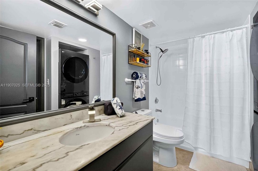 待售: $519,500 (1 贝兹, 1 浴室, 818 平方英尺)