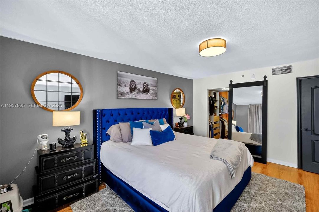 待售: $519,500 (1 贝兹, 1 浴室, 818 平方英尺)