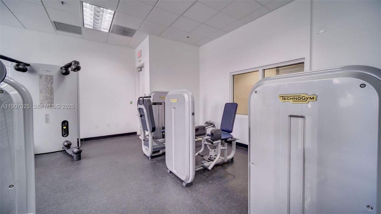 待售: $519,500 (1 贝兹, 1 浴室, 818 平方英尺)