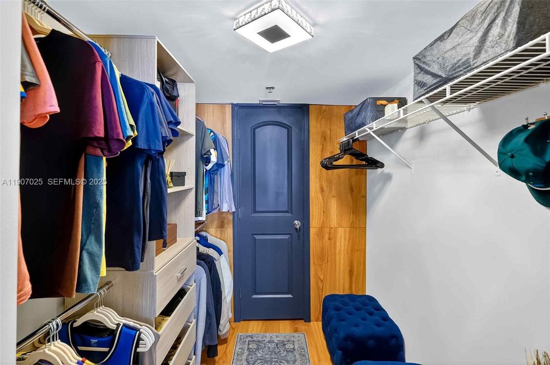 待售: $519,500 (1 贝兹, 1 浴室, 818 平方英尺)