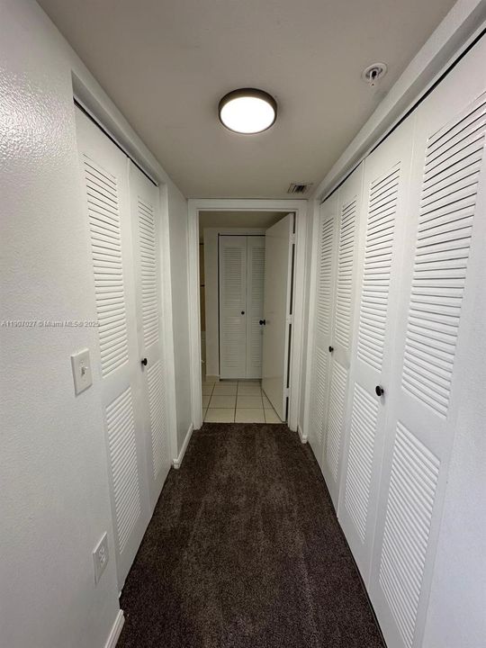 Под контрактом: $220,000 (3 спален, 2 ванн, 1088 Квадратных фут)