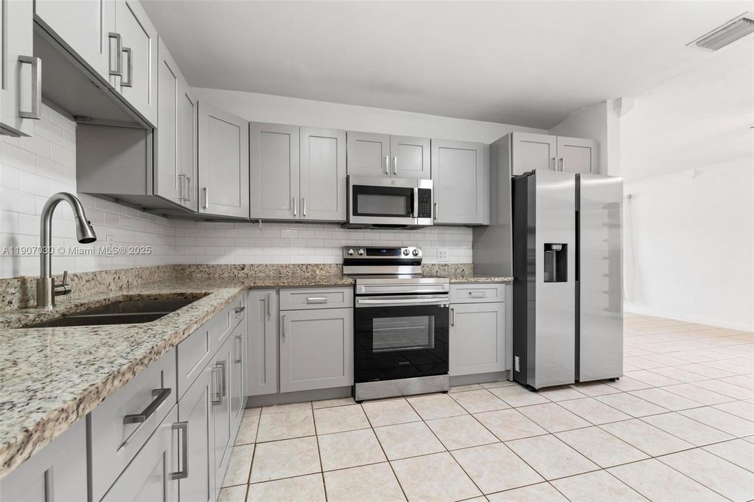 Active With Contract: $2,850 (3 beds, 2 baths, 1898 Square Feet)